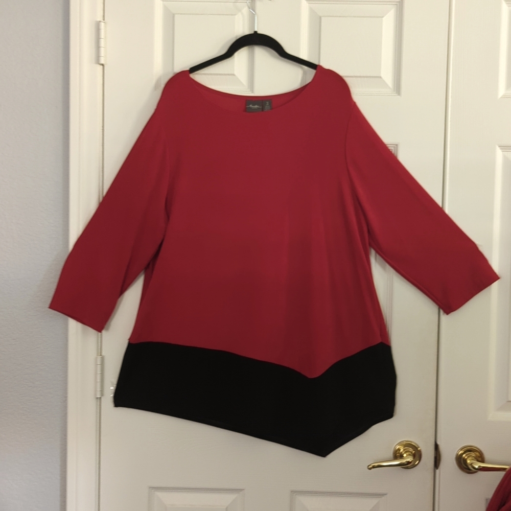 Chico's size 3 (16-18) red with black bottom asymmetrical L/S tunic